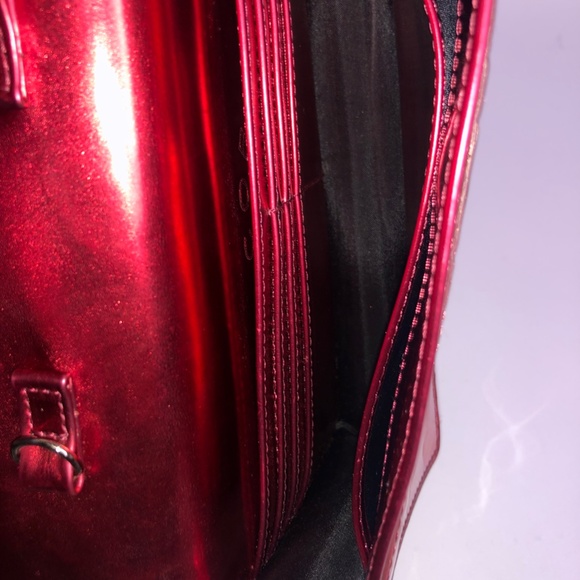 Marc Jacobs for Marc Jacobs Limited Edition Red Metallic Heart Crossbody/Clutch - Picture 13 of 16